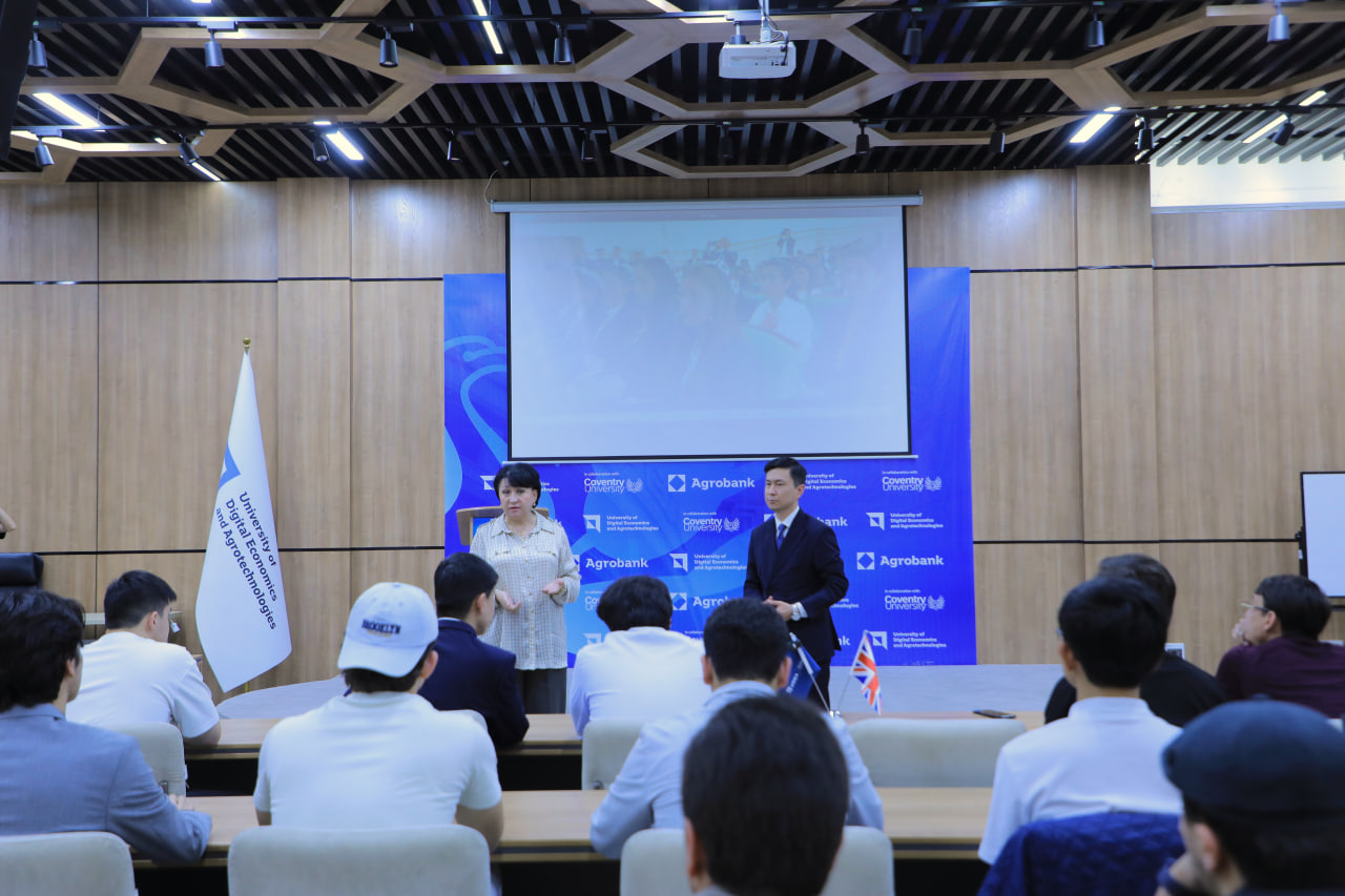 An Educational Lecture Was Held at UDEA with Student Participation