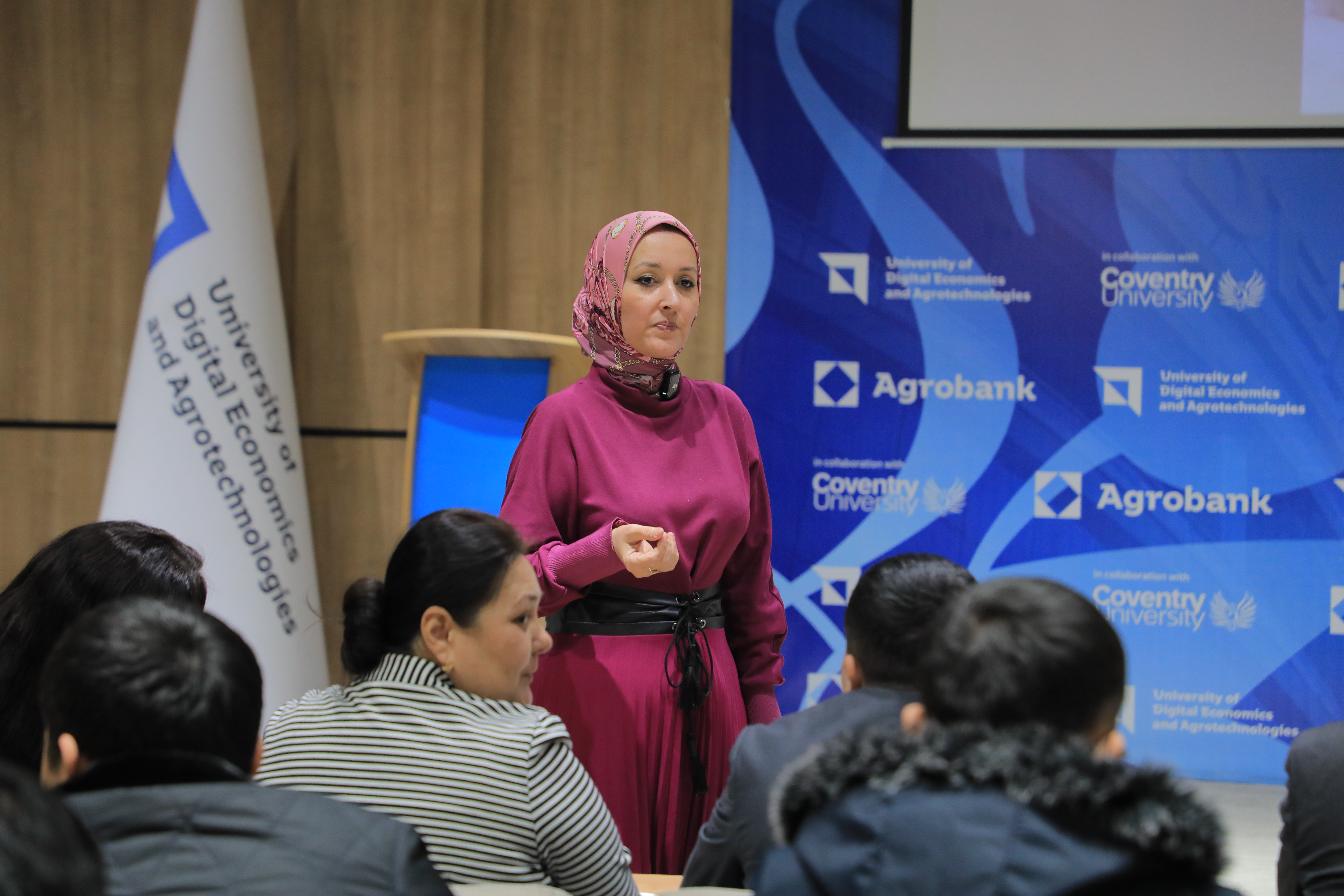 Seminar-Training “10 Steps from Stress to Happiness” Held at UDEA